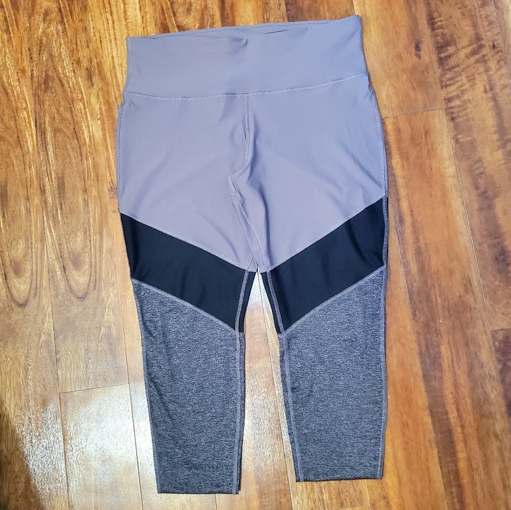 • Xersion • Workout Leggings •